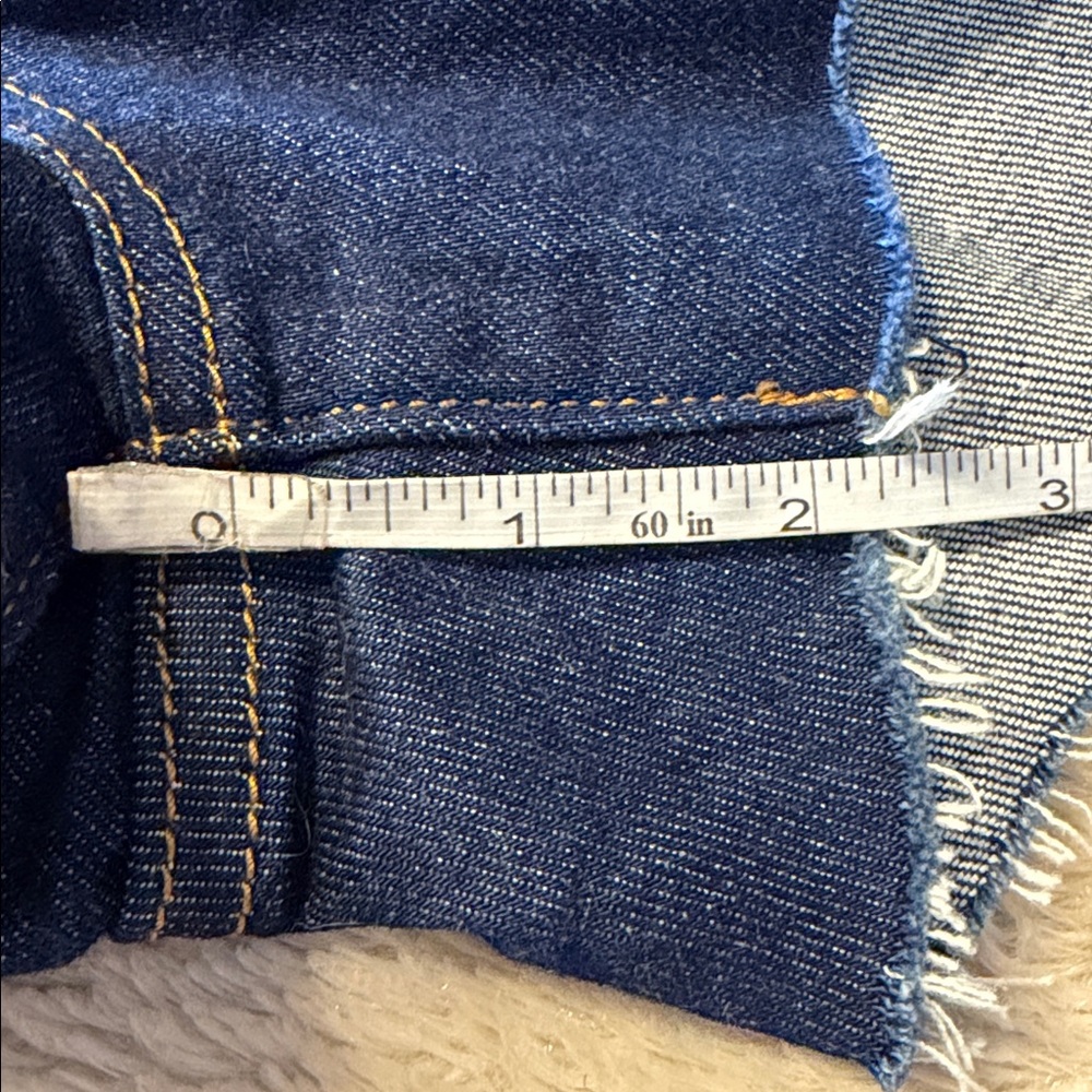 LEVI’S Ribcage Jean Shorts - Picture 15 of 16